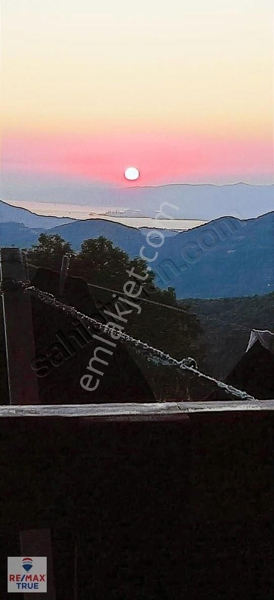 Kartepe Pazarçayırı Satılık Deniz Manzaralı İmara Bitişik Tarla