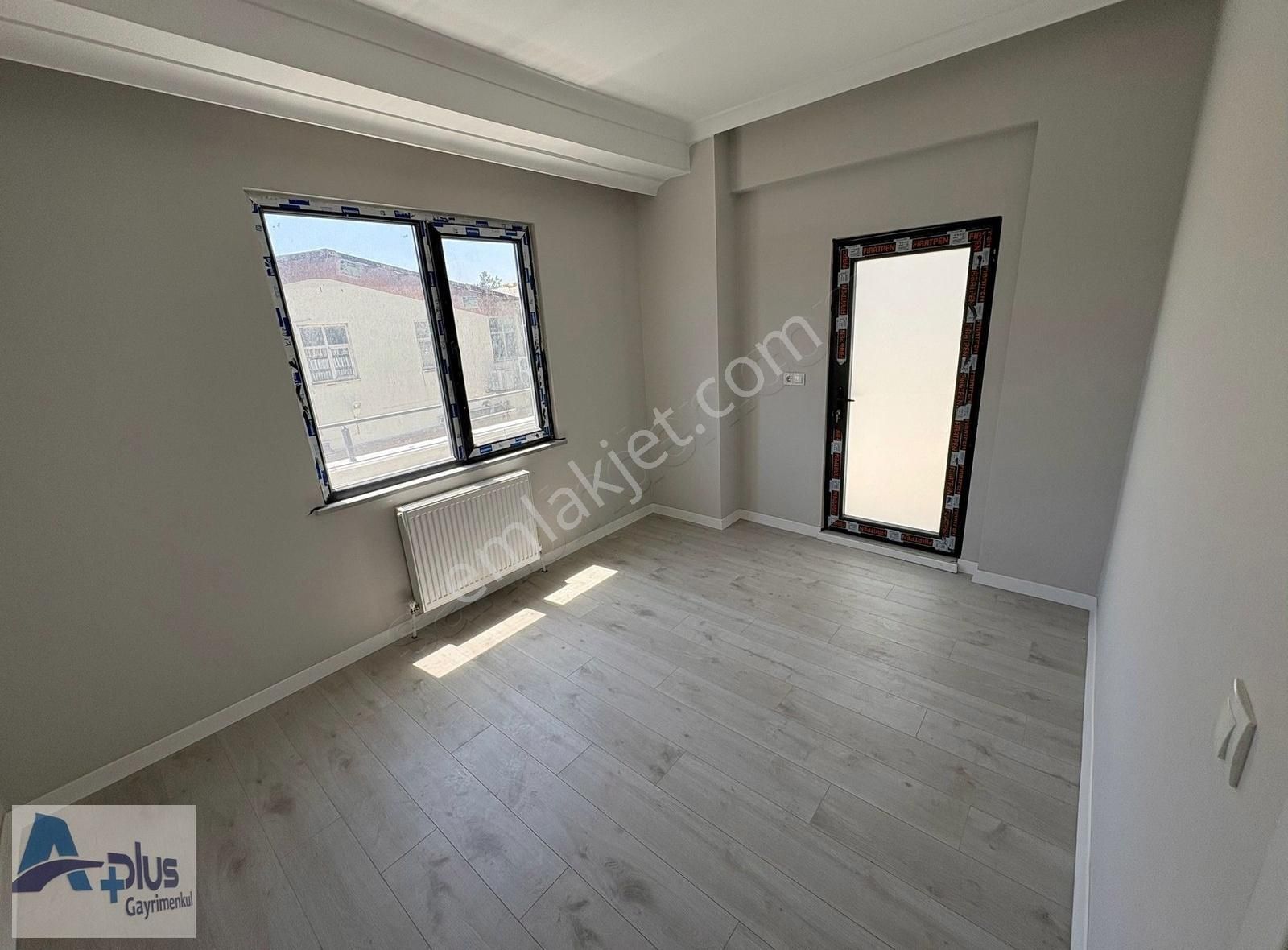 Aplus Gayrimenkul İnönü Mah.halkalı Caddesi Üzerinde Kiralık 1+1