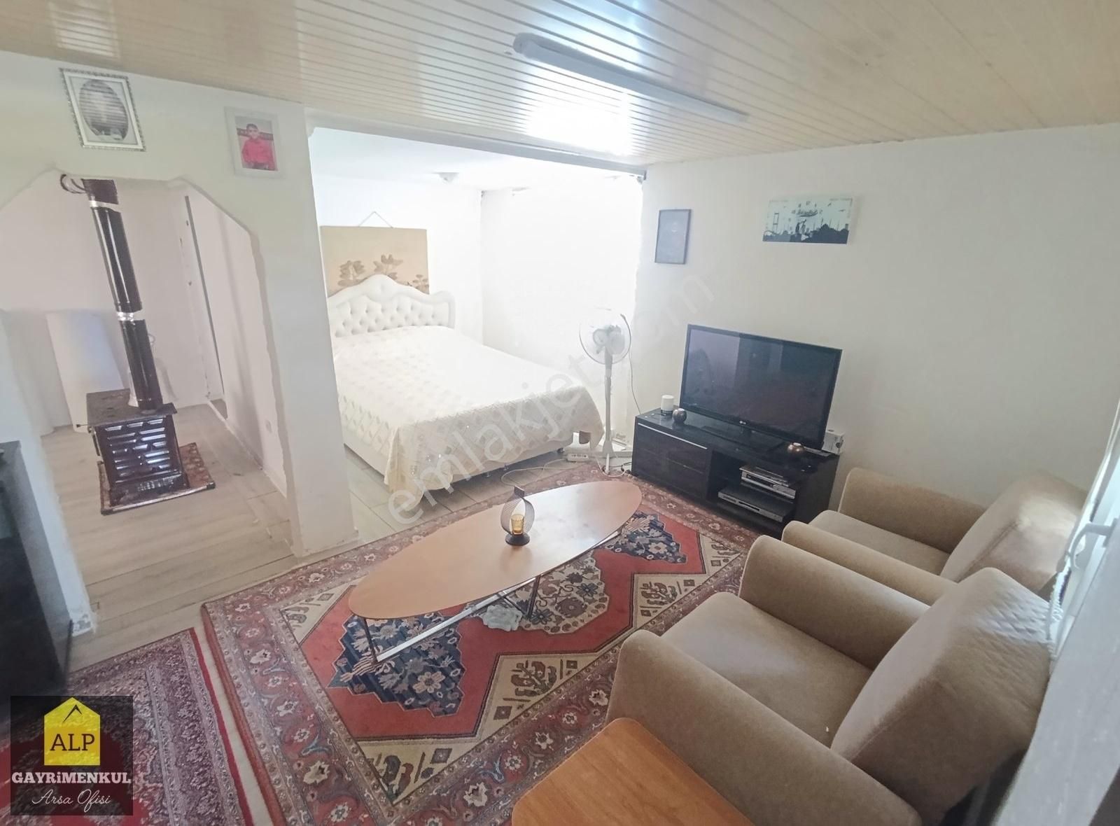 Alp Gayrimenkul'den Memlikde 1180 M2 2+1 Evli Hobi Bahçesi