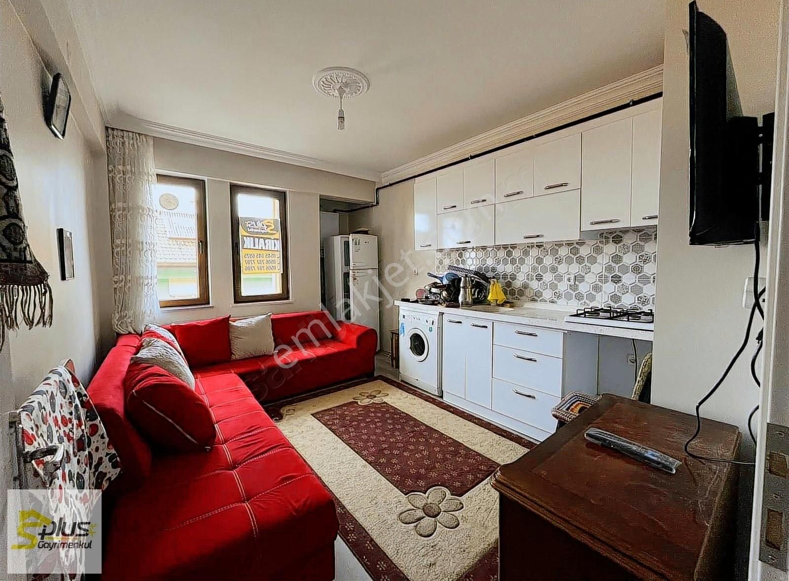 S Plus'dan Çelebi Hastanesine Yakın Eşyalı Kiralık 1+1 Daire