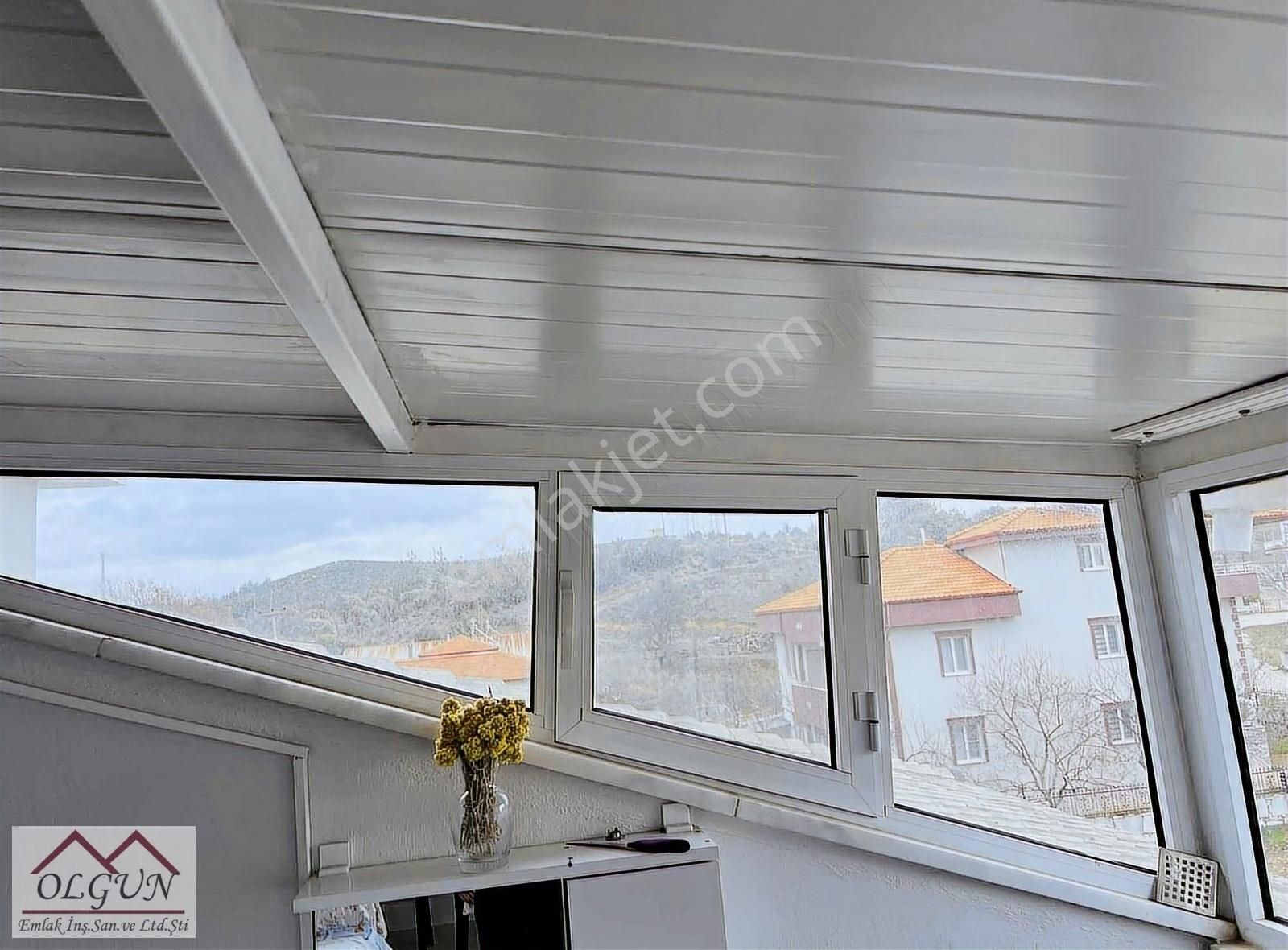 Satılık 2+1 (teras Katta Odası Var)