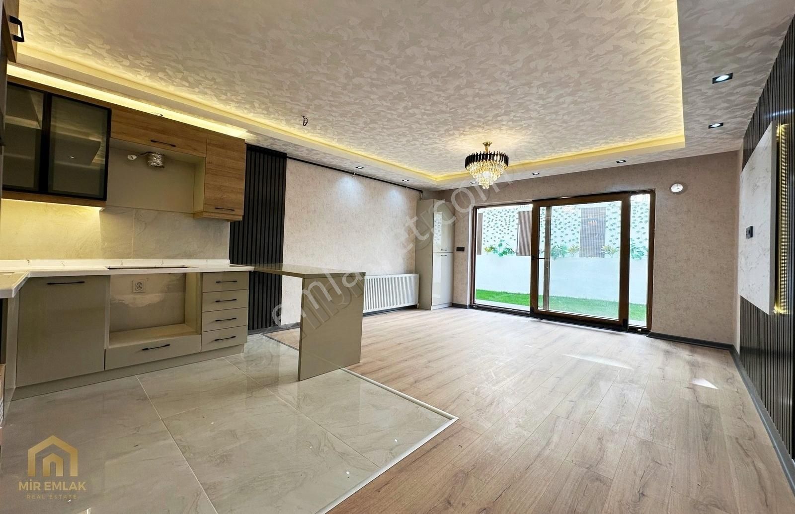 Subayevleri Villa Konsepti Metro Yanı İki Banyolu Bahçeli Lüx Ev