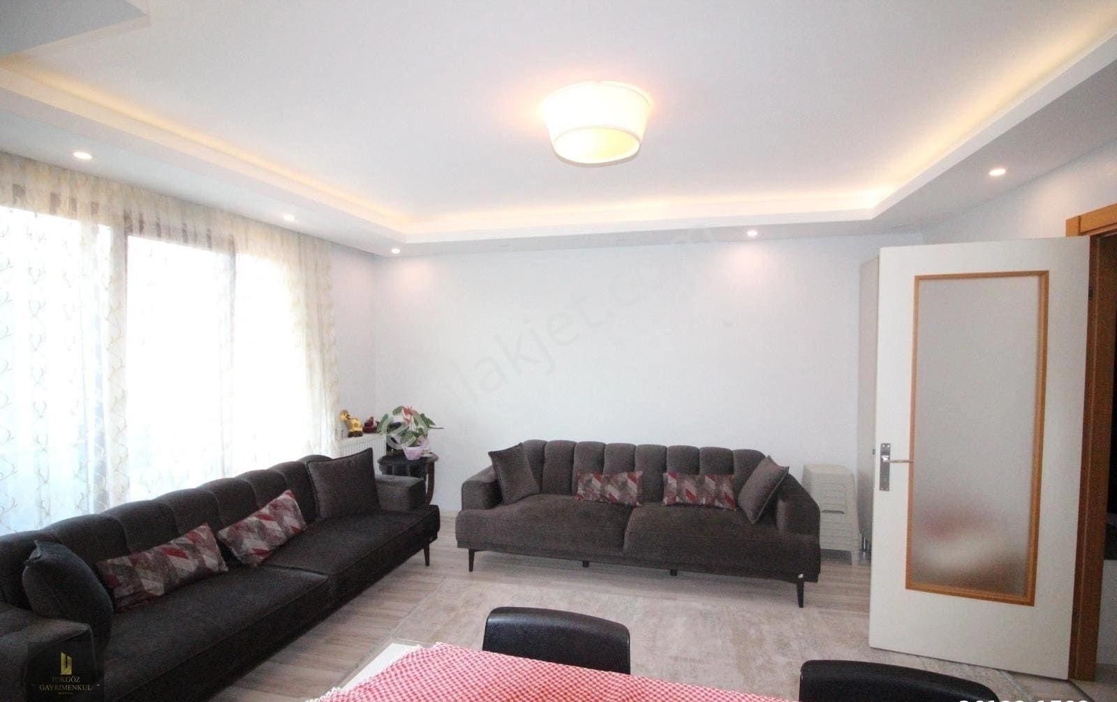 Bahçelievler Ulubatlı Hasan Cad 9 Yıllık 4+1köşe Dubleks İskanlı