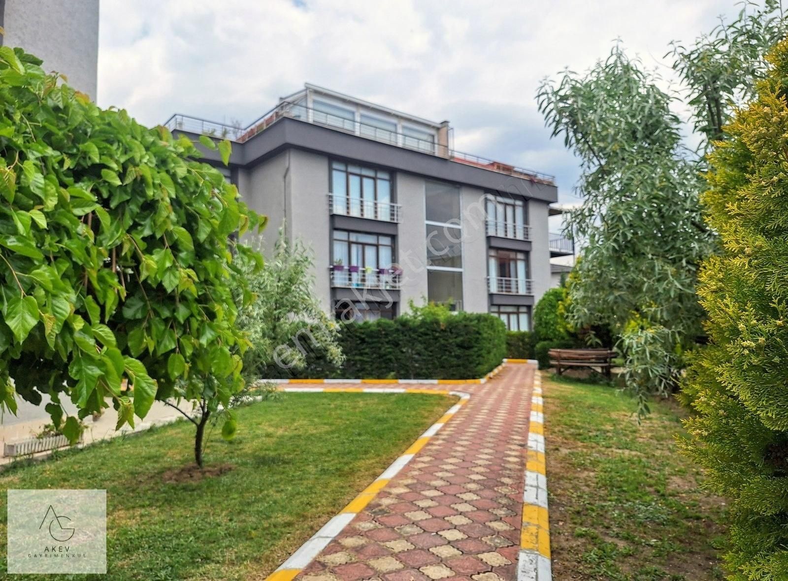 Beylikdüzü Reşitpaşa Konakları Satılık 3+1 Daire