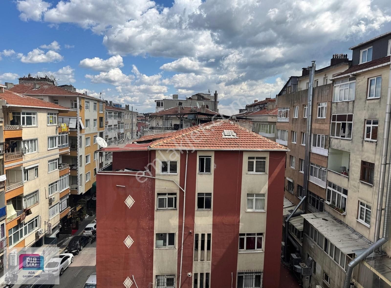 Şirinevler Meydanda Metrobüse Yakın Geniş 1+1 Kiralık Daire