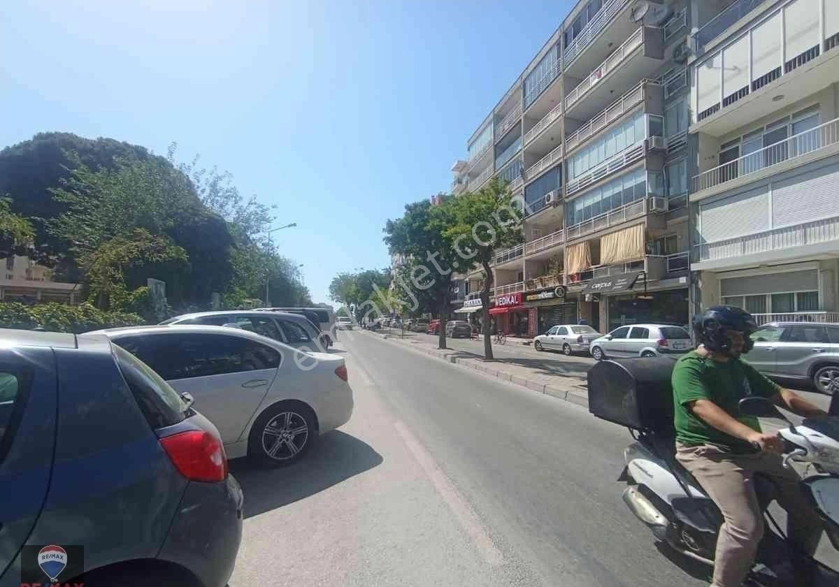 Karşıyaka, Bahariye'de 3+1 Kıralık Eşyalı Daire