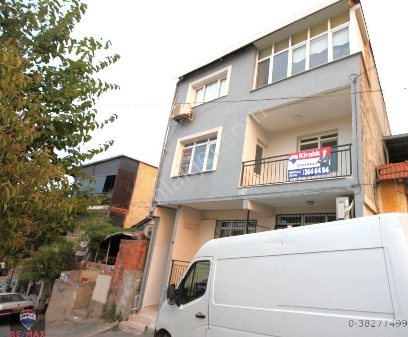 Karabağlar Bahriye Üçok Mah. Tadilatlı Arakat Geniş Kiralık Daire