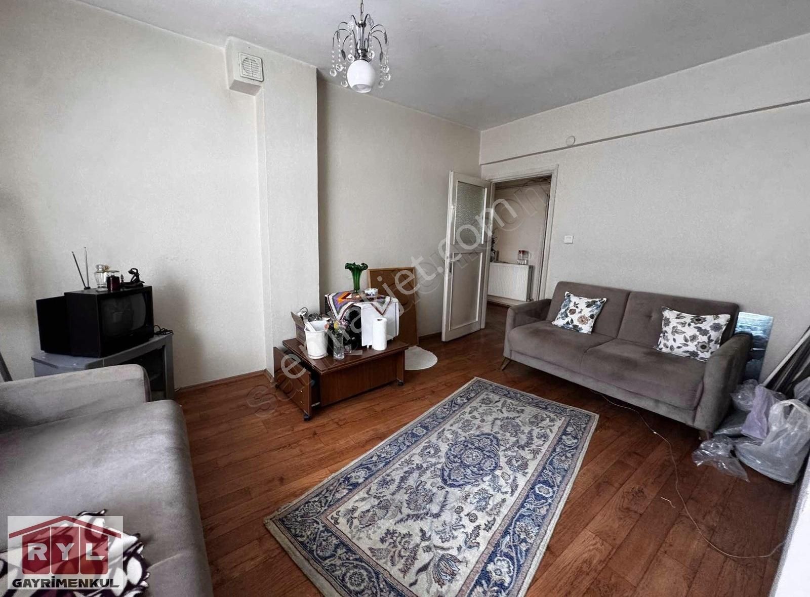 Ümraniye Yamanevlerde 2+1 Kiralık Daire
