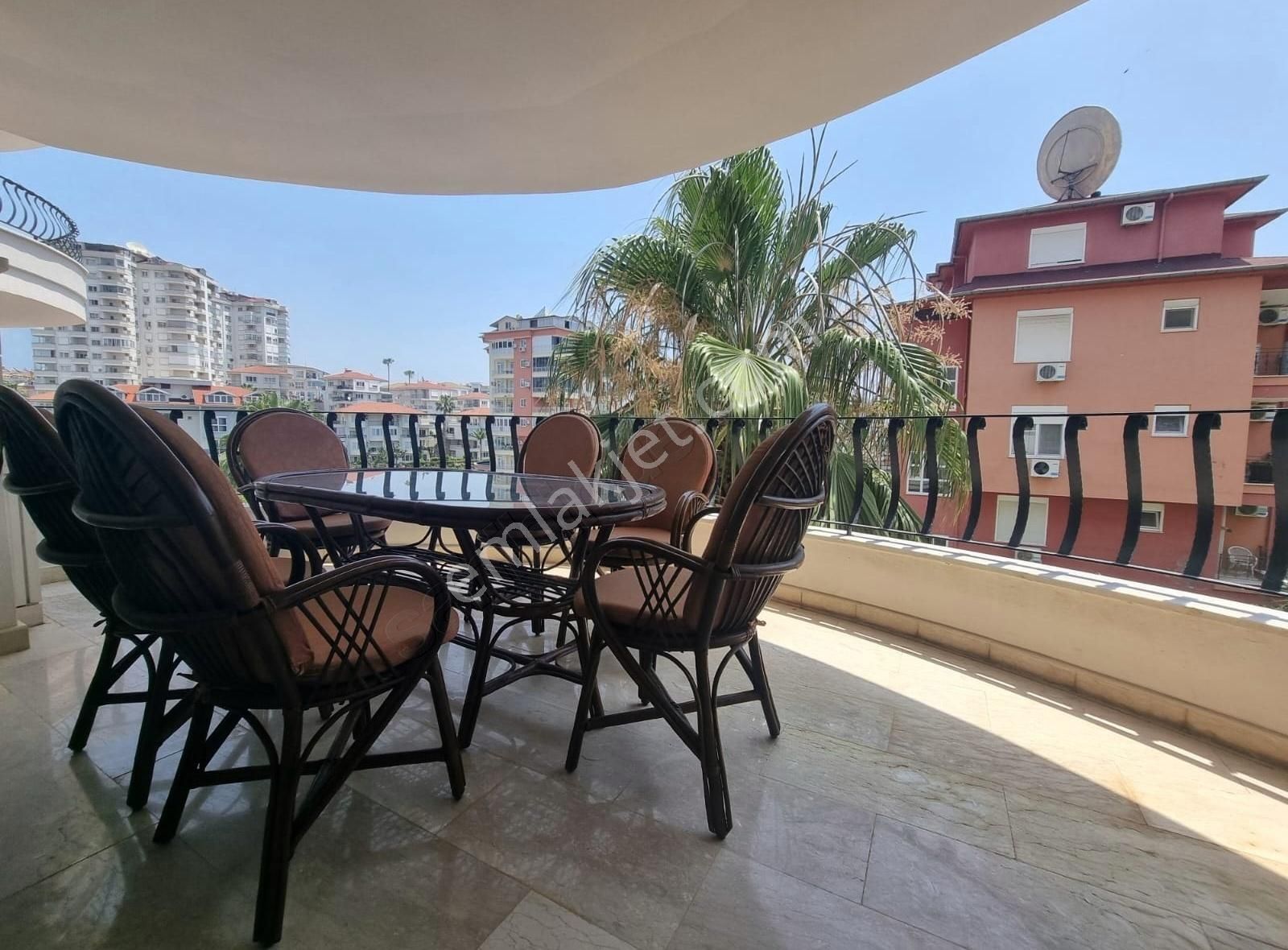Acil Satılık Alanya Cikcilli 2+1 Site İçi Daire