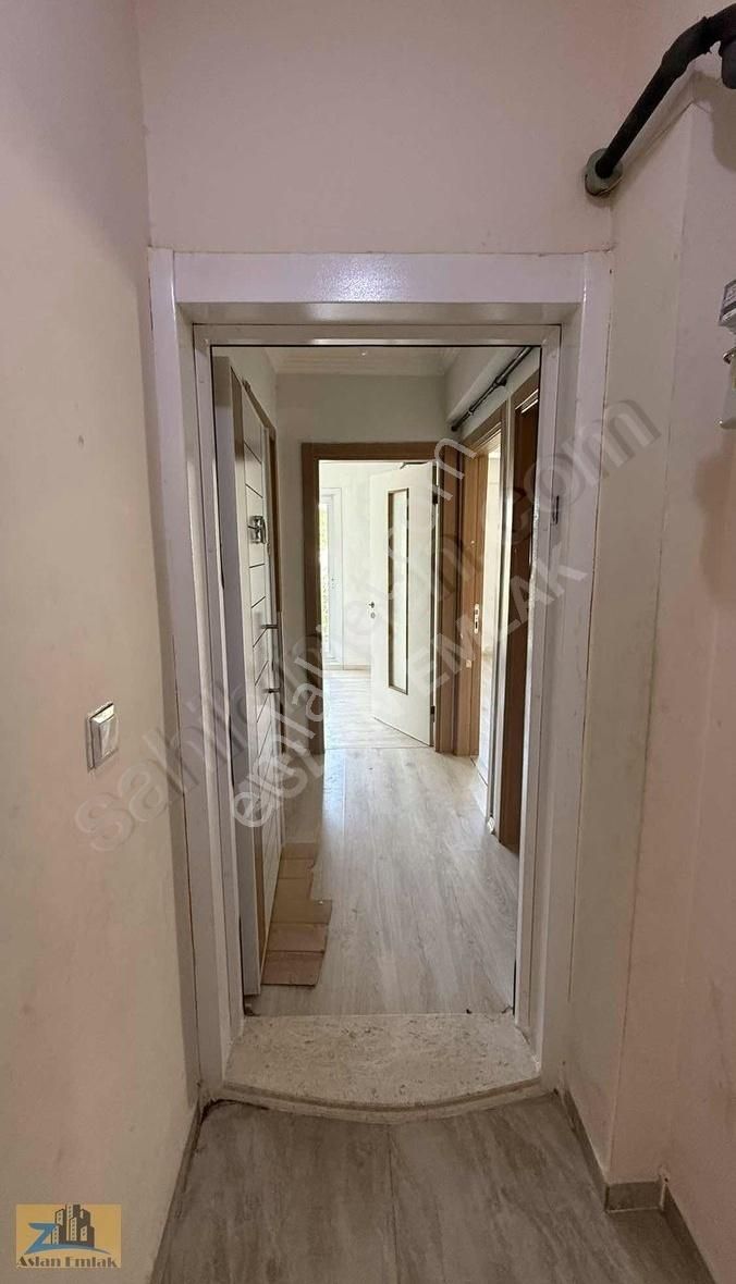 Aslan Emlak'tan 50.yıl Mahallesinde Kiralık 2+1 Arakat Daire