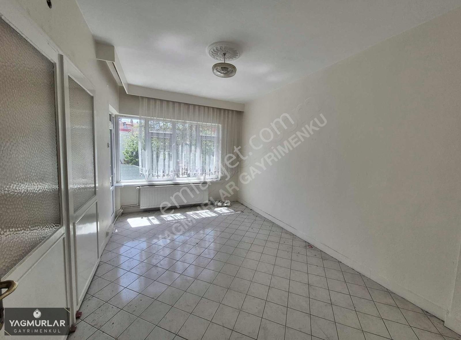 Yağmurlar'dan Bor Caddesi Şadırvan Karşısı Kiralık Daire&ofis.