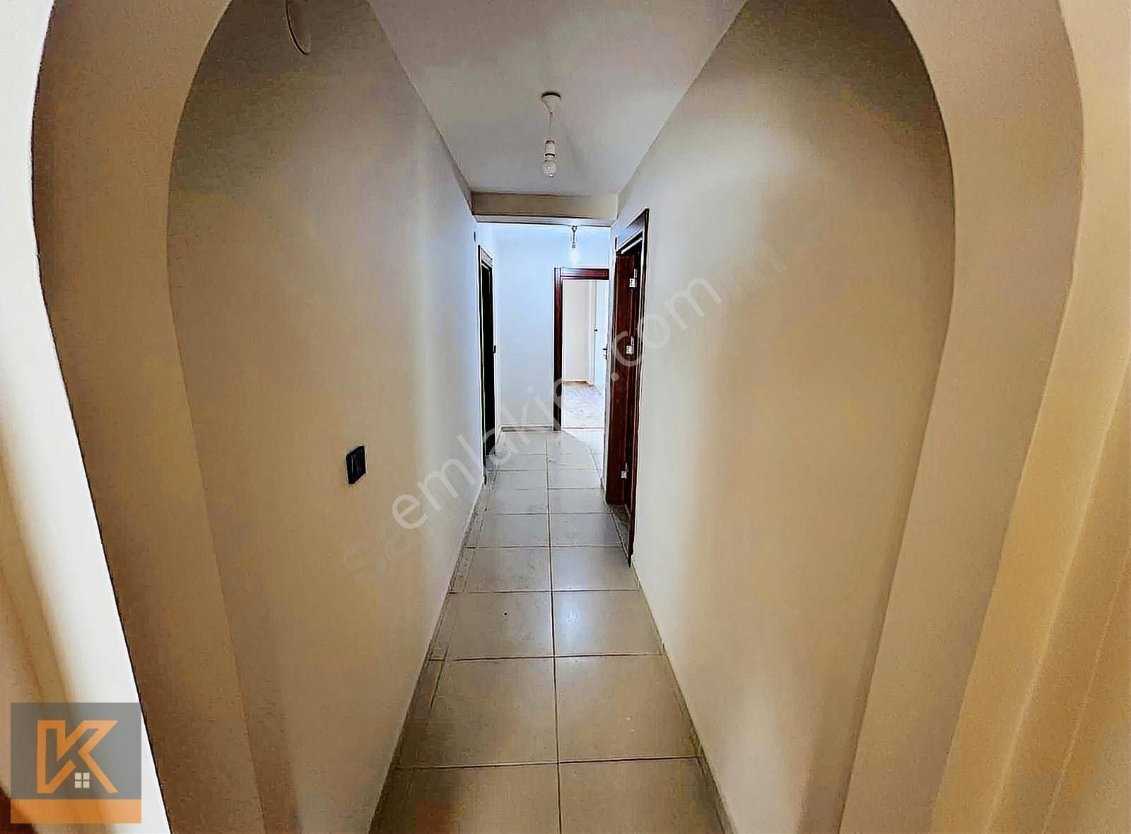 Kaan'dan Çarşıda Ebeveyn Banyolu Geniş 3+1 Daire