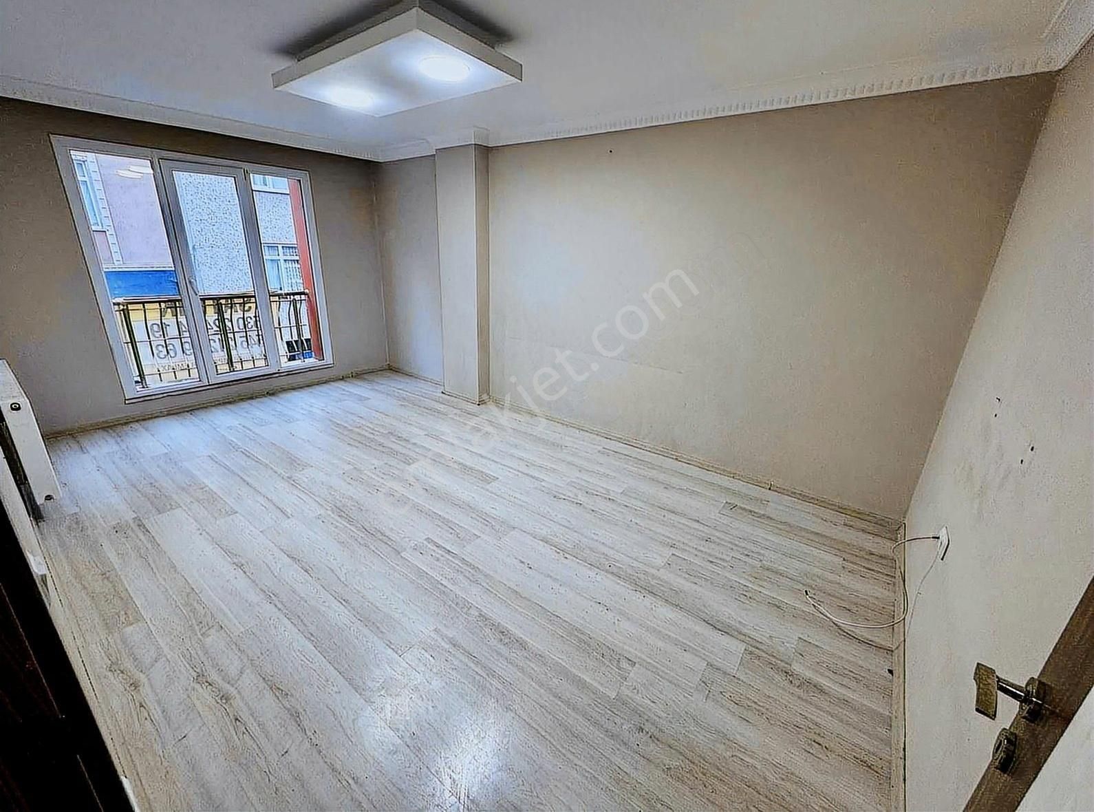 M.akif Te Satılık 2+1 1.kat 85m'2 Masrafsız Boş Daire