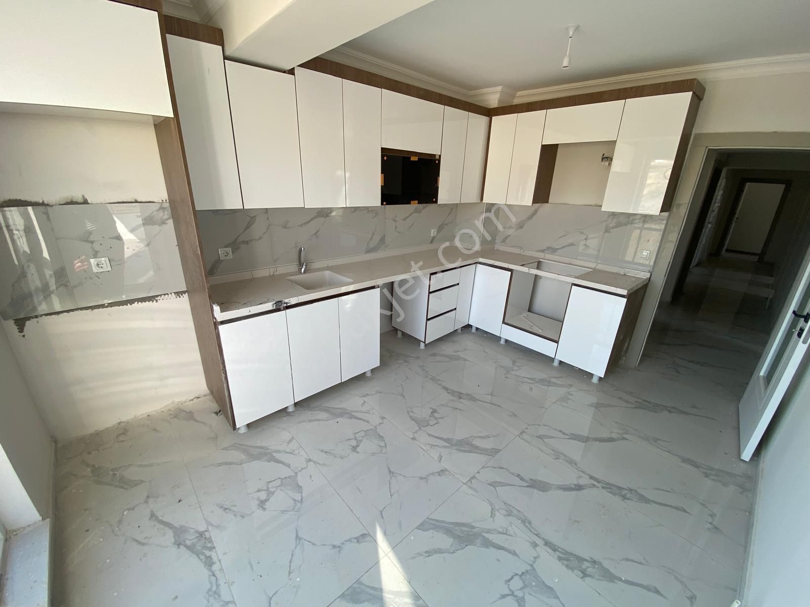 Yılmaz Gayrimenkul Sıfır Yeni Daire 120 Metre Kare Net 3+1 Ön Cephe Kıralık
