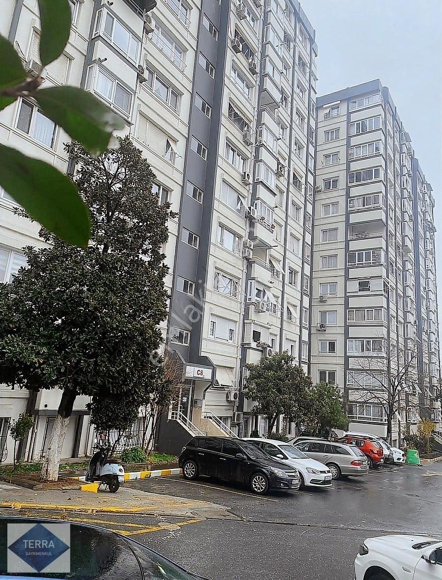 Yenibosna İhlas Yuva Evlerinde 2+1 90m2 Satılık Daire