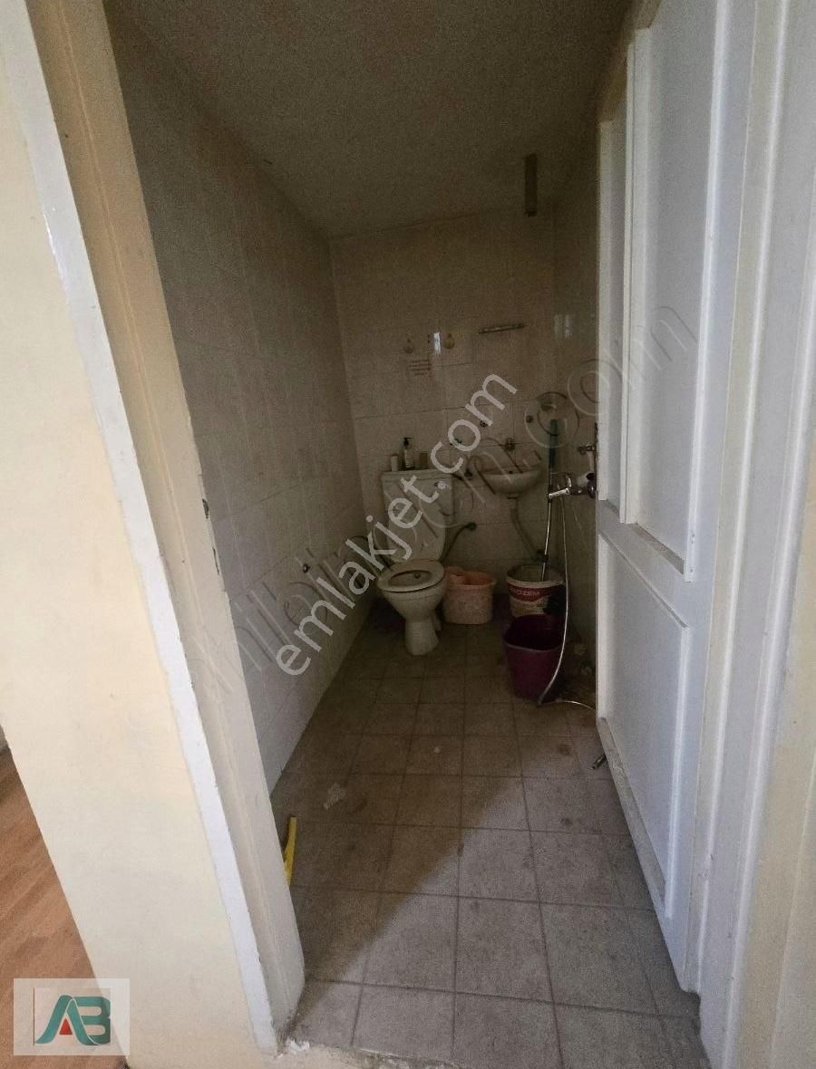 Ümraniye Armağanevler 160m2 Giriş Dükkan Veya Depo