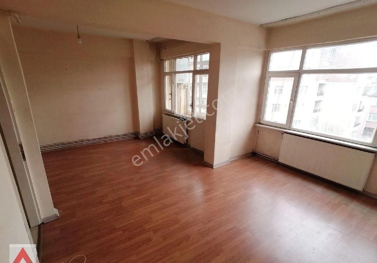 Bahçelievler Satılık Daire 2+1 Fetih Caddesi