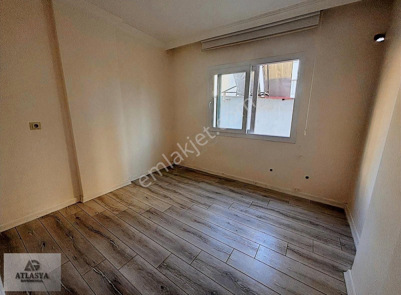 Atlasya'dan Barbaros Mahallesinde 2+1 Kısmi Eşyalı Kiralık Daire