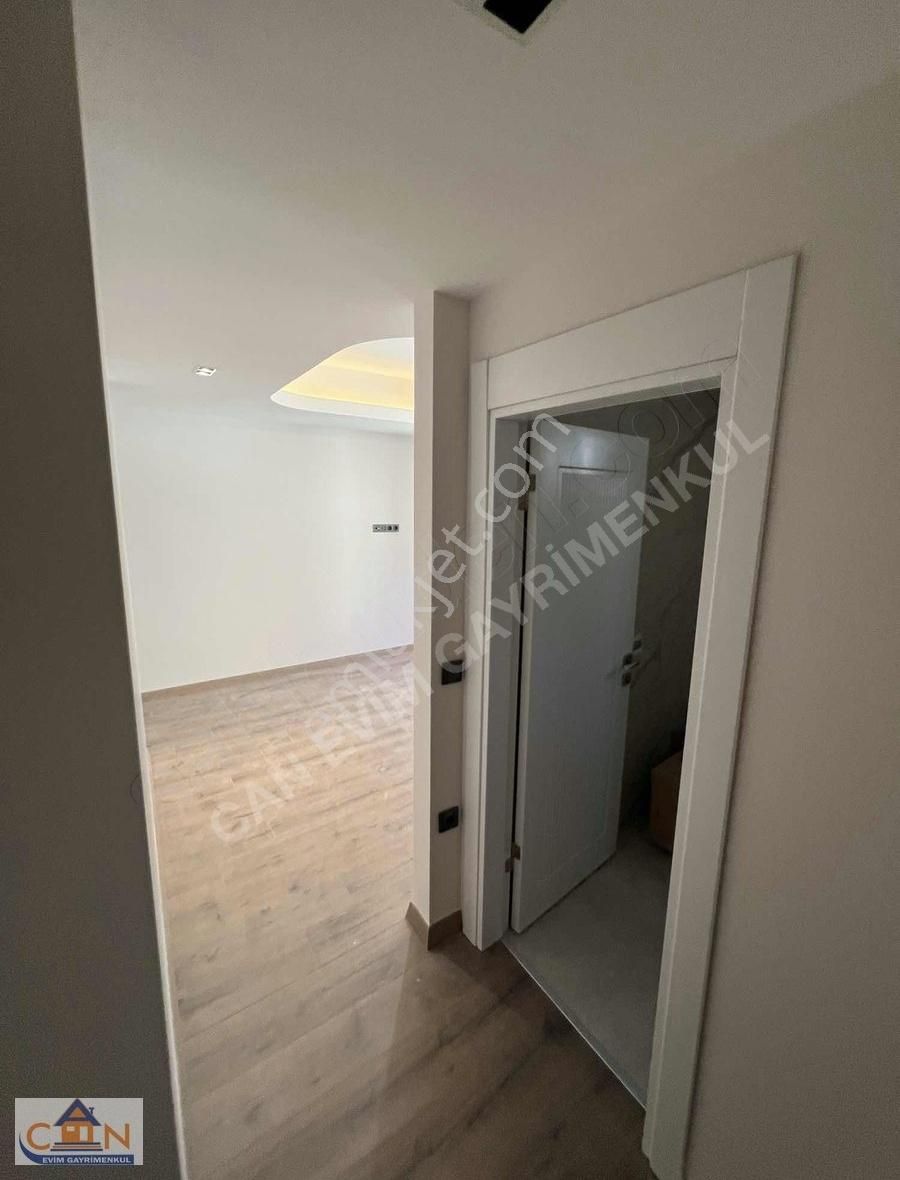 Ümraniye Çamlık Mh %80 Krediye Uygun Ön Cephe Geniş 2+1 Satılık