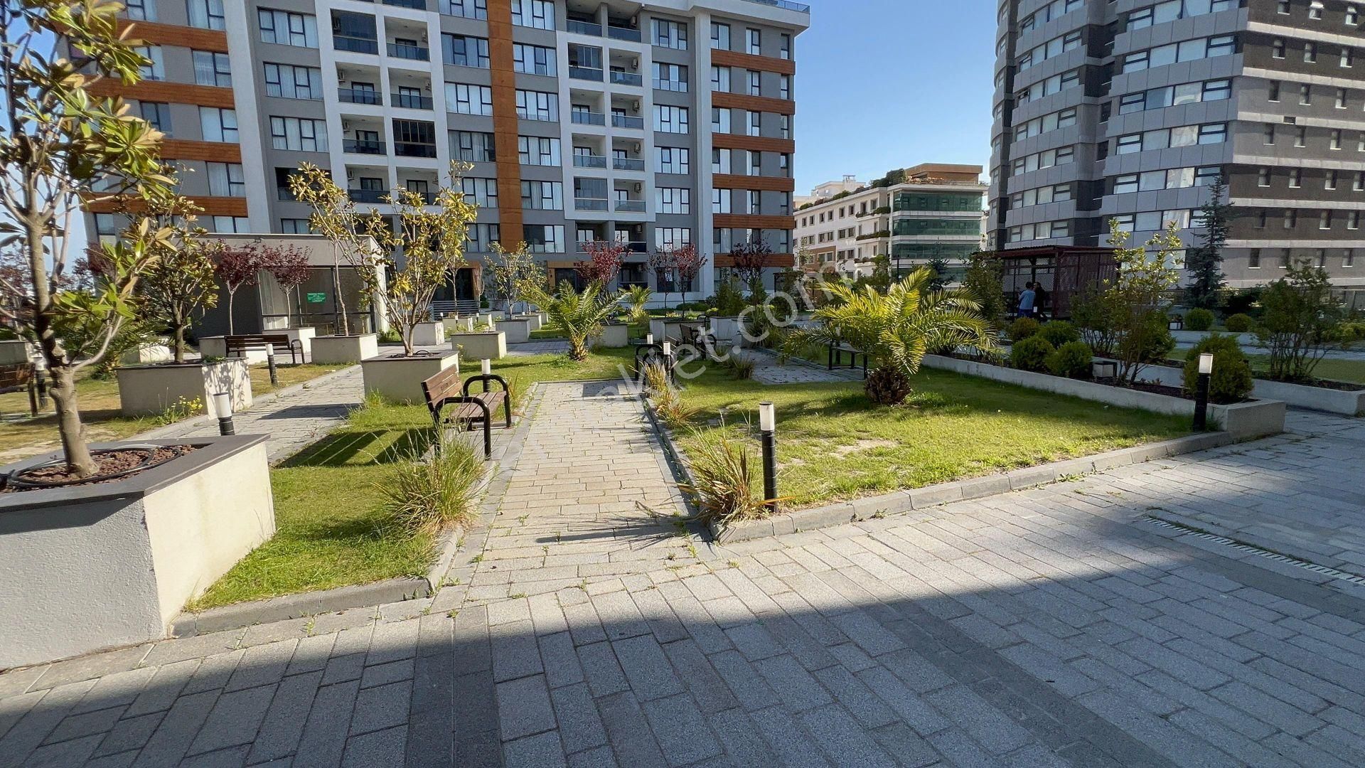 Avcılar Üniversite Mahallesi Reform Life Sitesi 1+1 Kiralık Daire