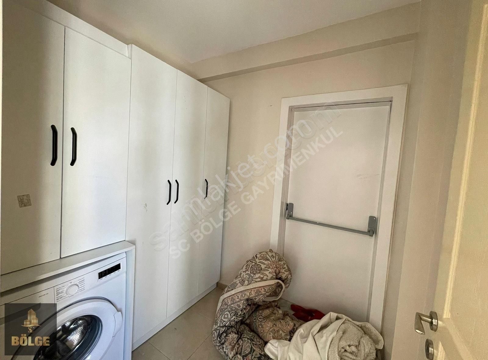 Bölge'den Altıneller Civarı Geniş Eşyalı 3+1 !!