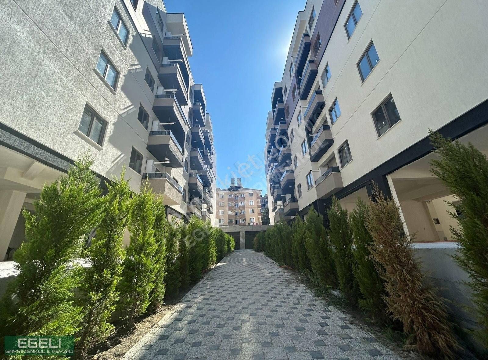 Egeli'den Görükle Baylan Plus'ta Eşyasız Kiralık 1+1 Daire