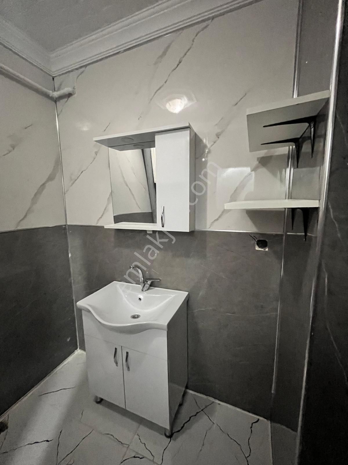 Fatih Hırka-i Şerif Camiine 100 Metre Öğrenci Dostu Fiyat, Yurt Konforunda Full Eşyalı 2+1. - Görsel 16