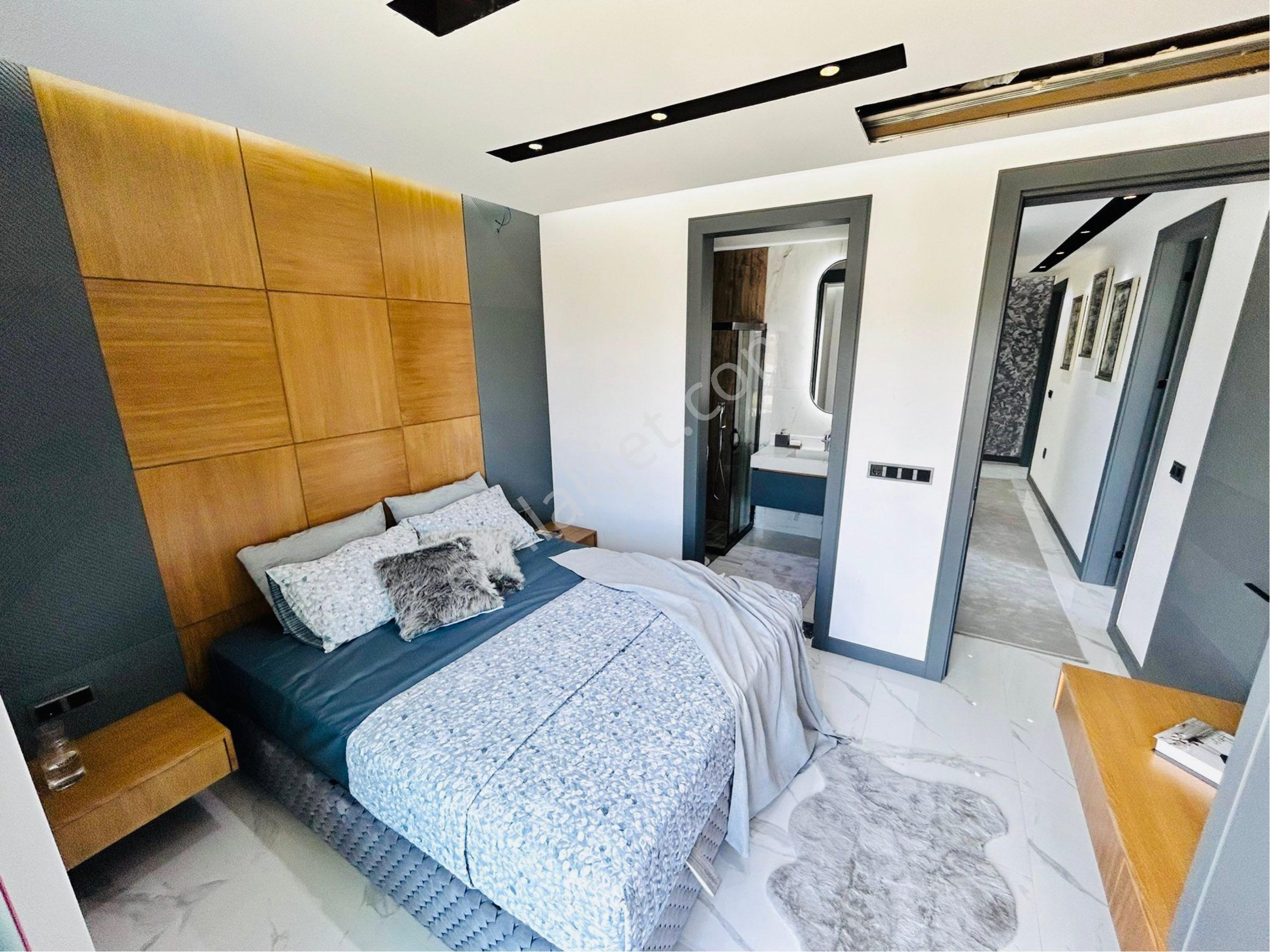 Soğucakta Full Manzaralı Özel Havuzlu Büyük Villa - Görsel 18