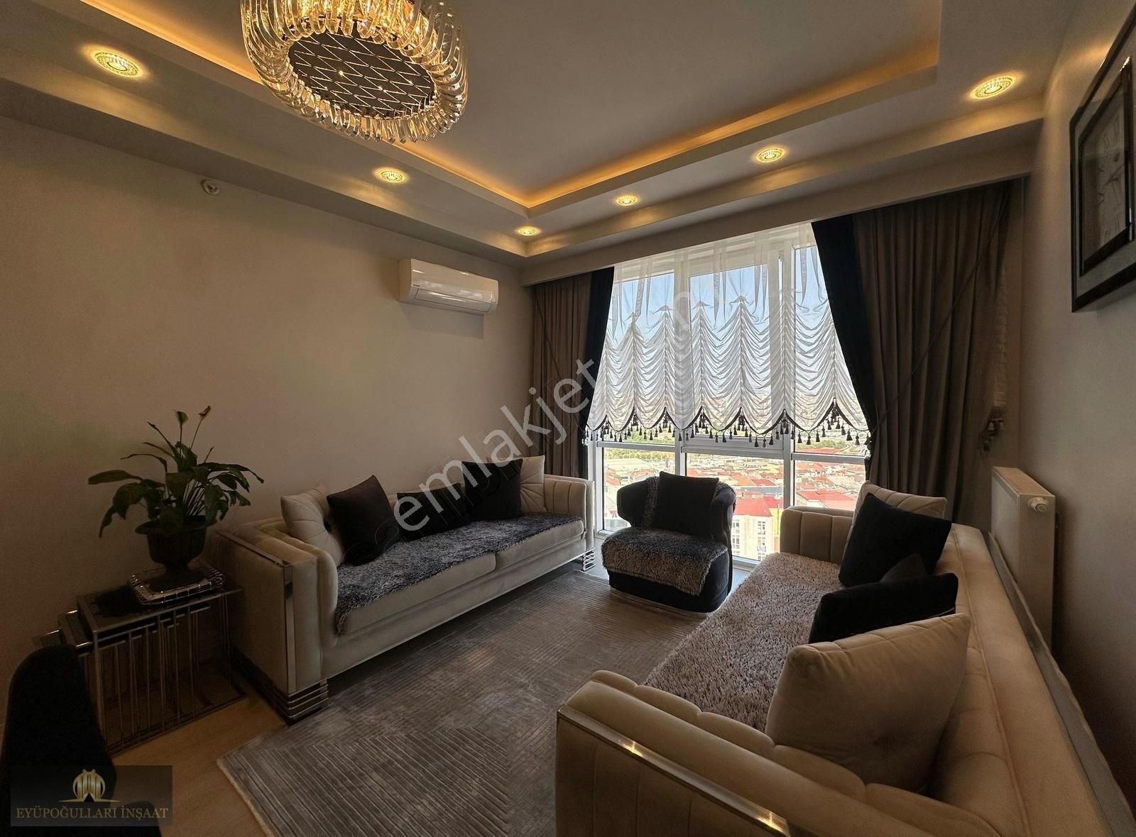 Dört Yaka Sitesinde Ultra Lüks Site İçi Daire