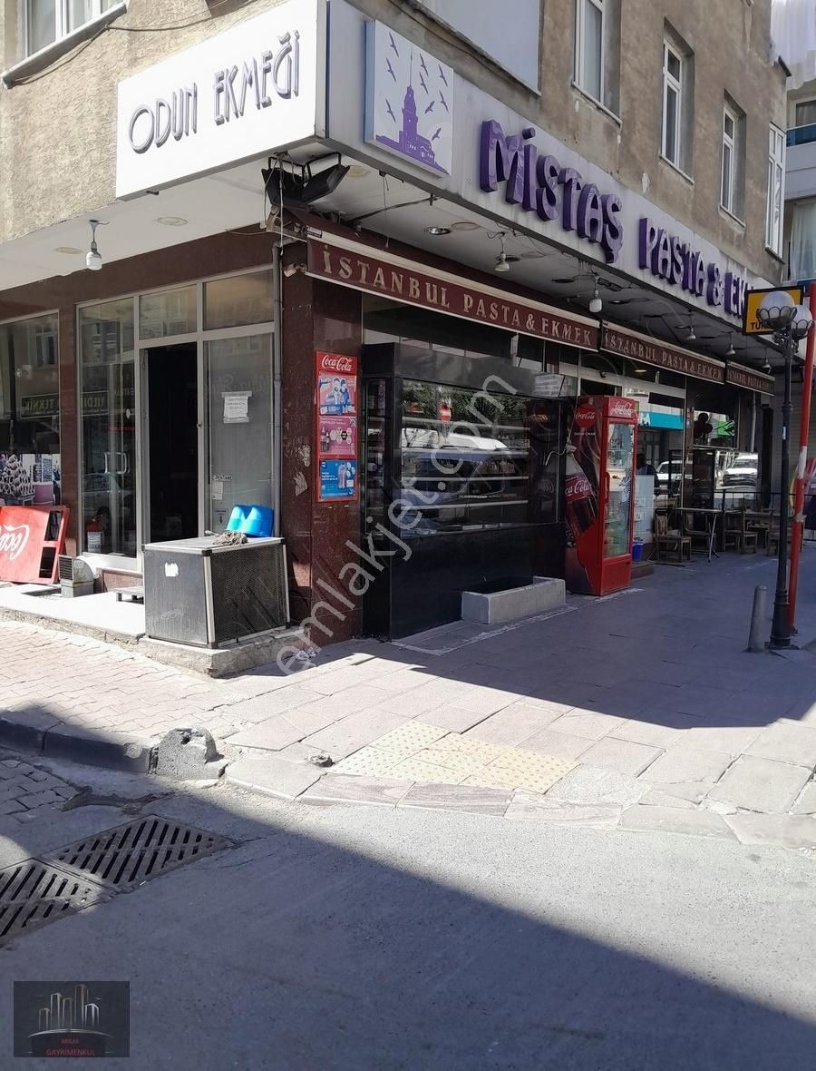 Satlik Cadde Üstü Dükkan Giriş 200m2 Bodrum 200m2.