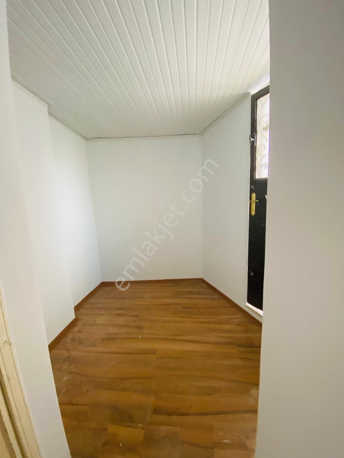 Tek Katli 1+1 Satilik Mustakil Ev - Görsel 2