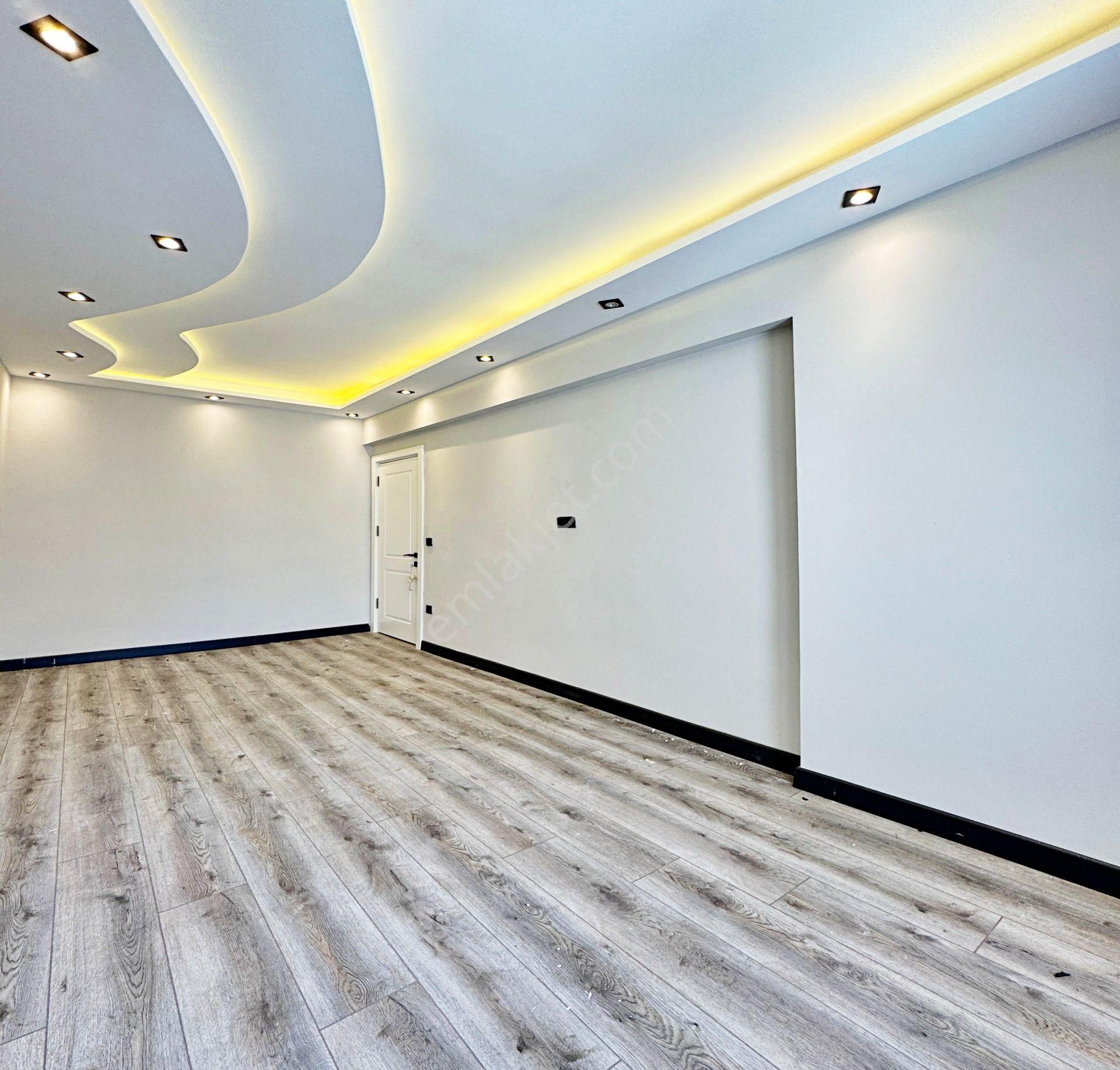 Beylikdüzü Barış'ta Şahane Manzaralı Full Yapılı Satılık Daire