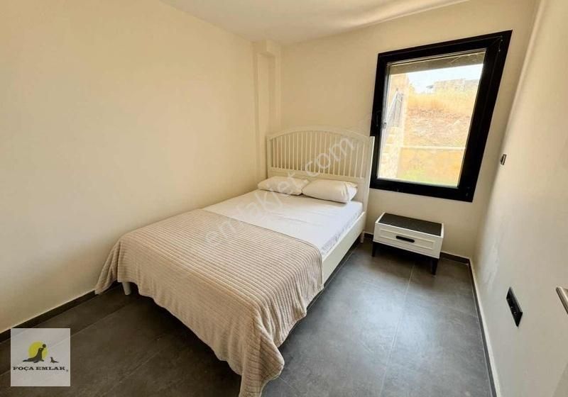 Eski Foça Da Yıllık Kiralık Tam Müstakil 6+1 Havuzlu Taş Villa
