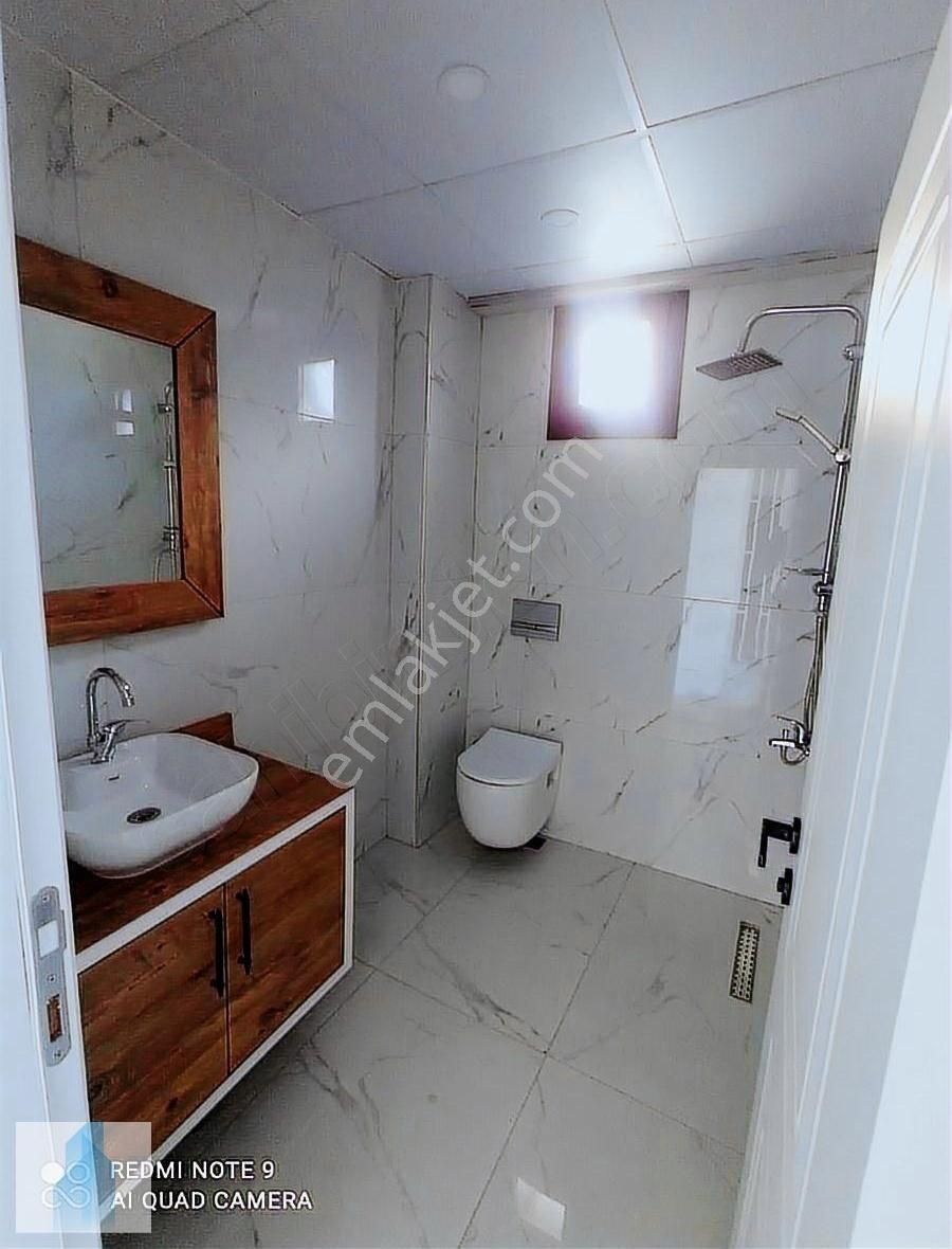 Silivri De 320m2 Arsa İçinde Satılık 4+1, Müstakil Havuzlu Villa
