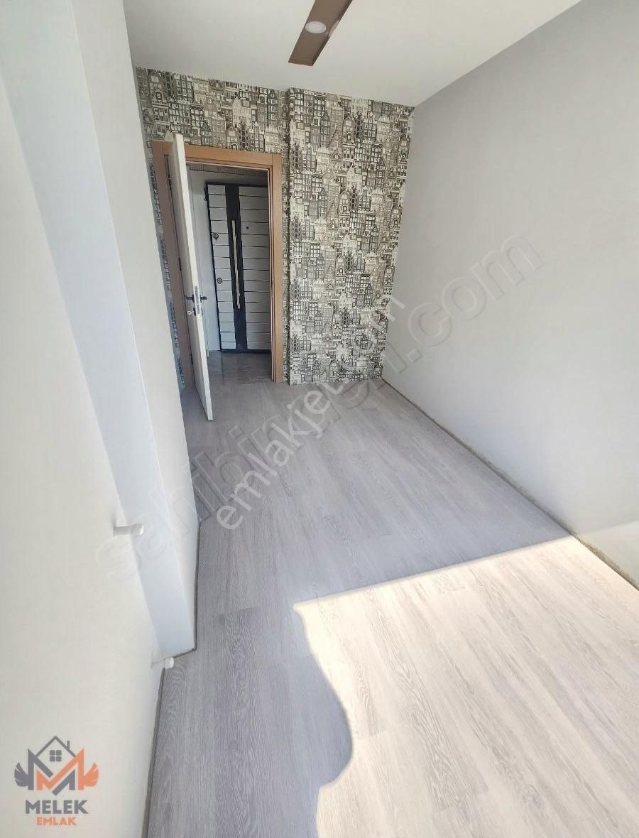 Ayanoğlu Mahallesinde Asansörlü 1.kat Köşe Daire