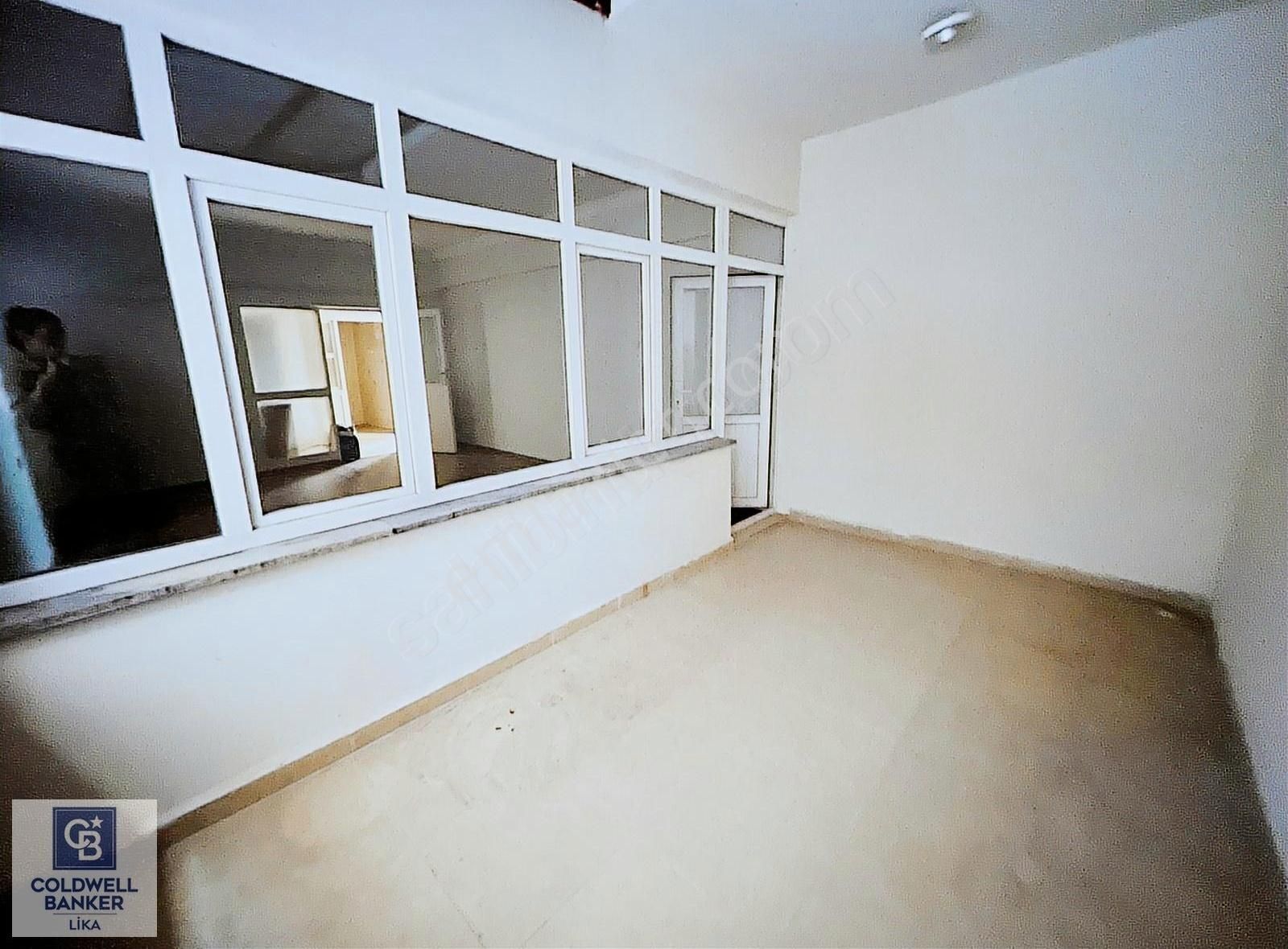Hızırbey Emniyet Yanında Merkezi Konumlu Kiralık Daire