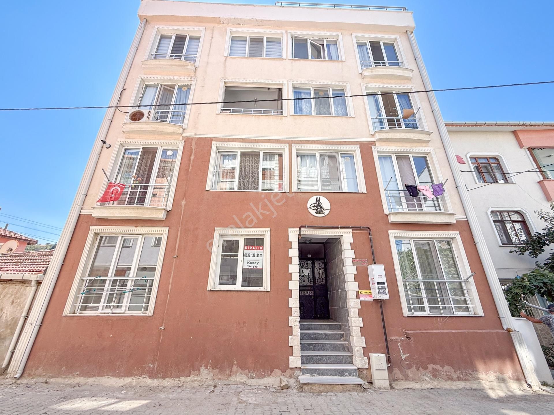Kumbağ Pazar Sokağına Yakın Geniş 2+1 Kiralık Daire