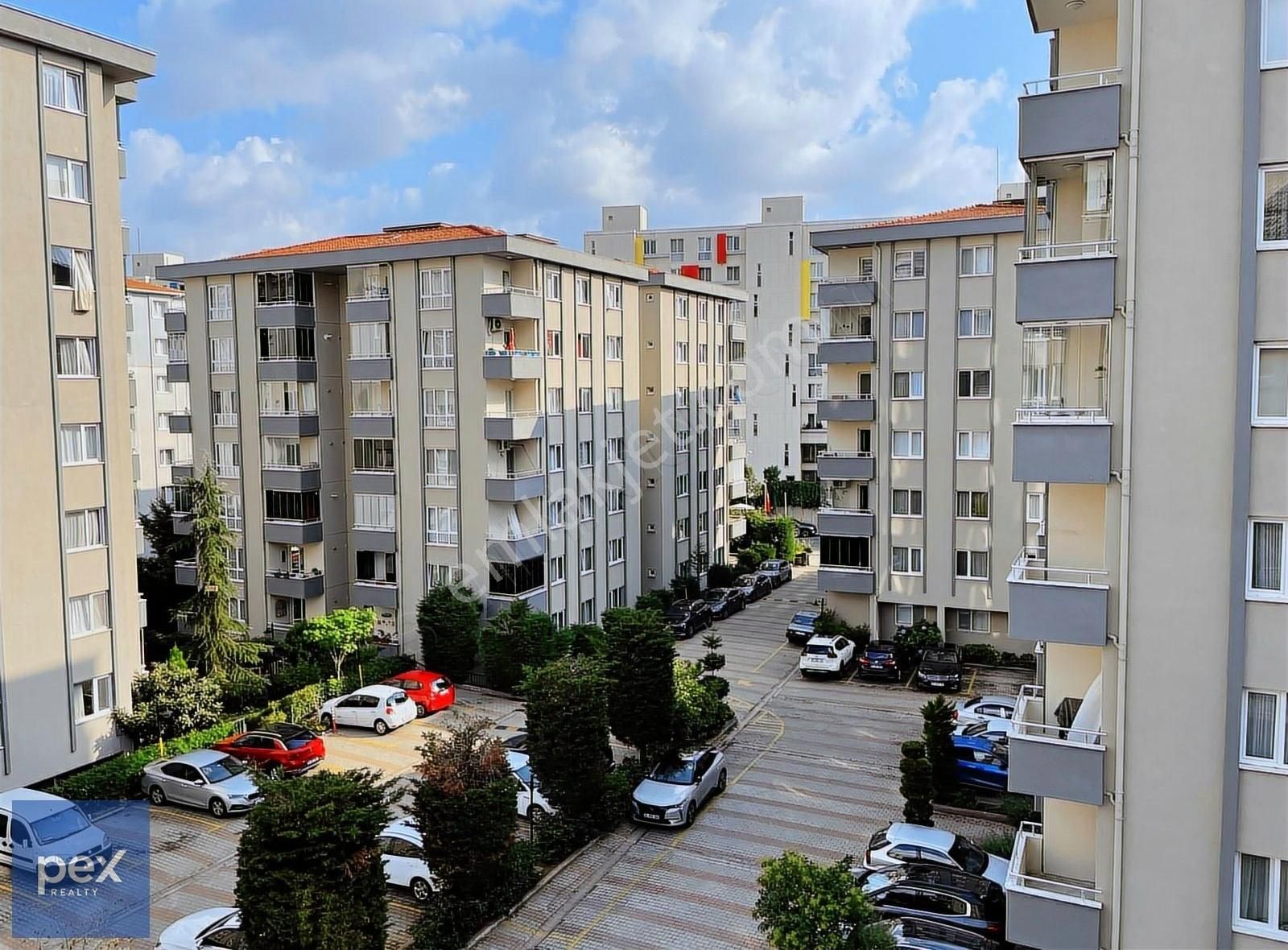 Akkent 1 Sitesi Kiralık Geniş 3+1 Daire Metroya Yürüme Mesafesi