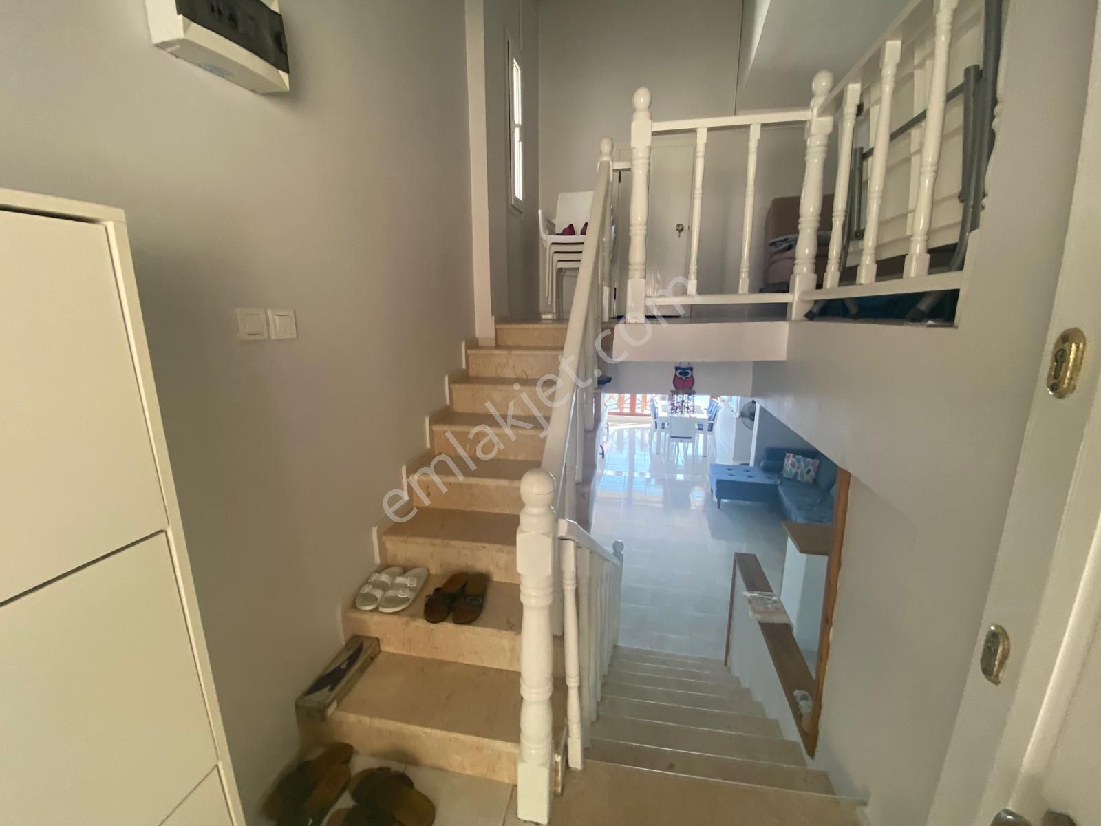 Turyaptan Çandarlı İlkyankı'da 3+1 Tadilatlı Villa - Görsel 5