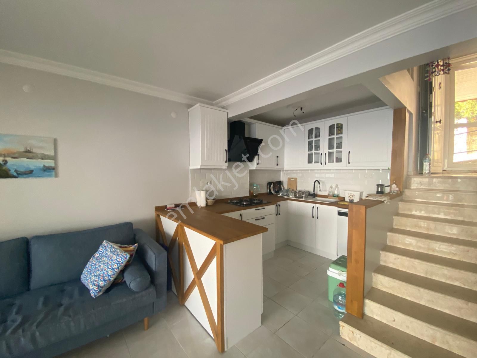 Turyaptan Çandarlı İlkyankı'da 3+1 Tadilatlı Villa - Görsel 13