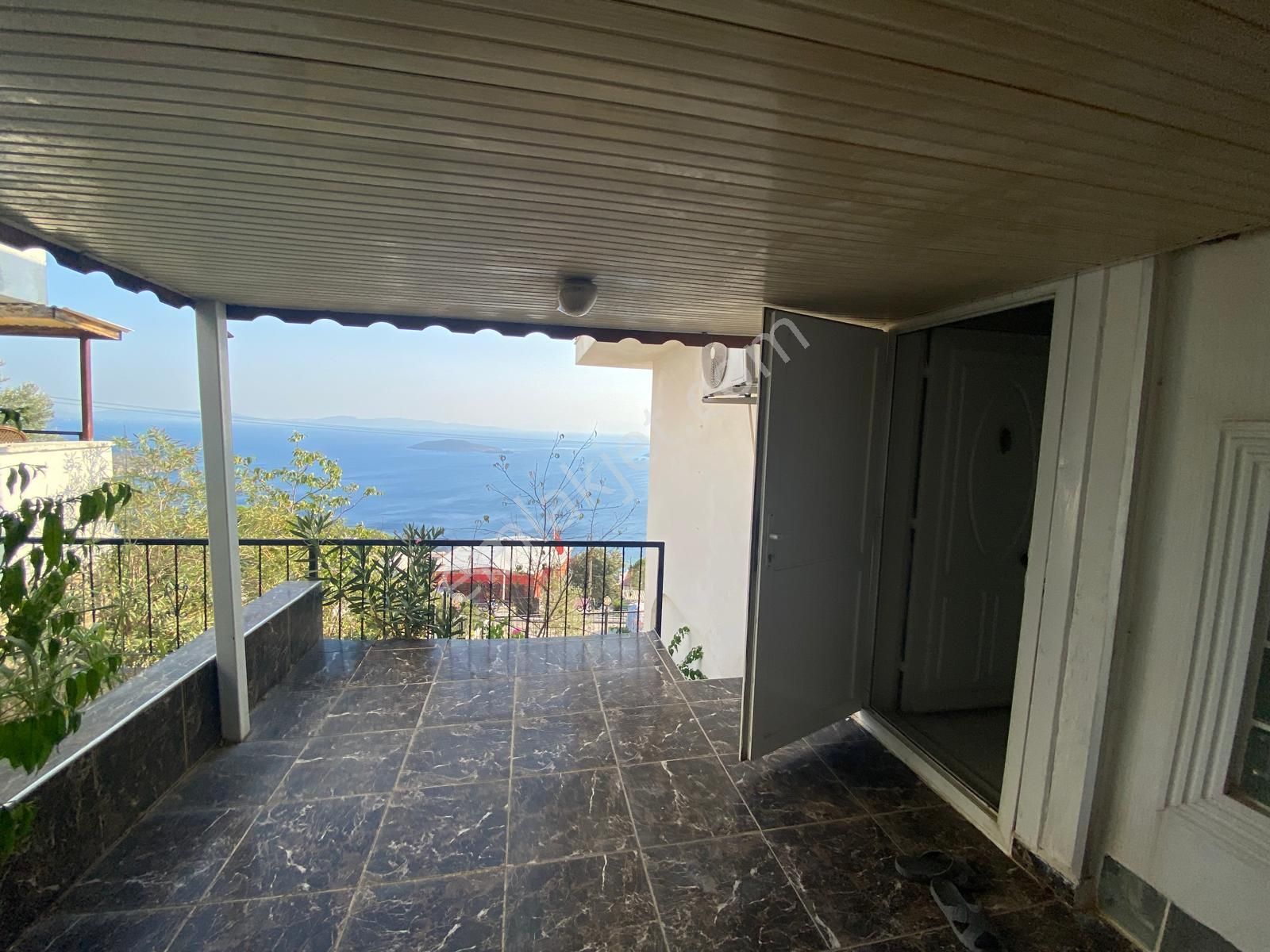 Turyaptan Çandarlı İlkyankı'da 3+1 Tadilatlı Villa - Görsel 32