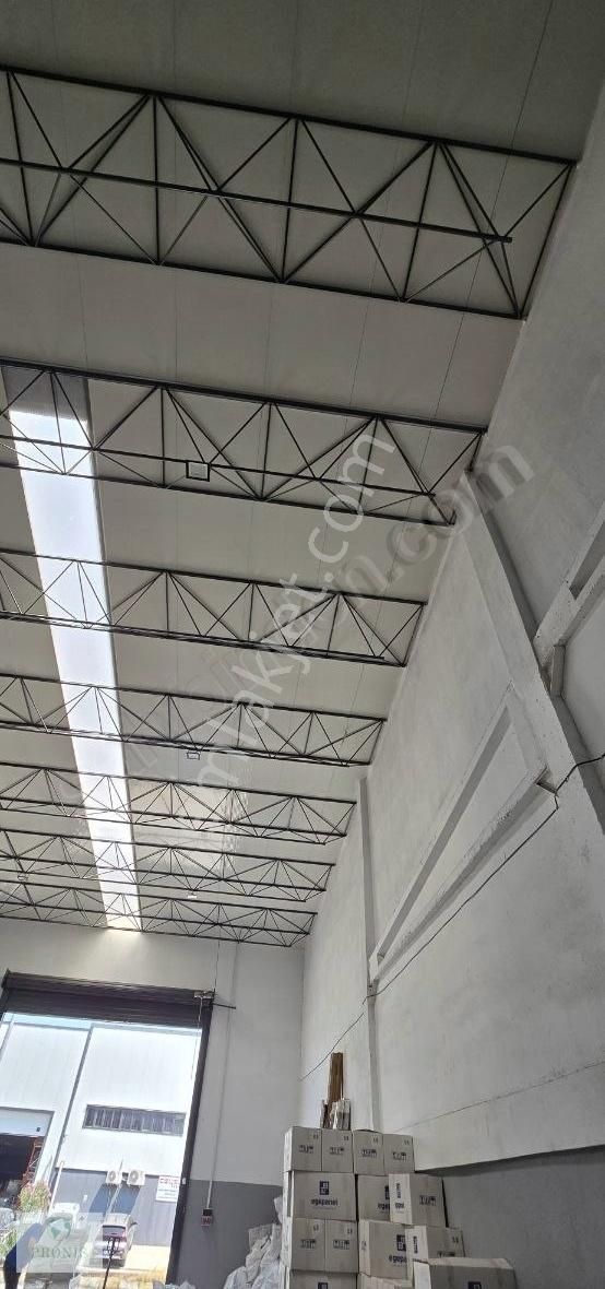 Kısık Sanayide Yüksek Çatılı Mükemmel B Tipi Atölye Dükkan