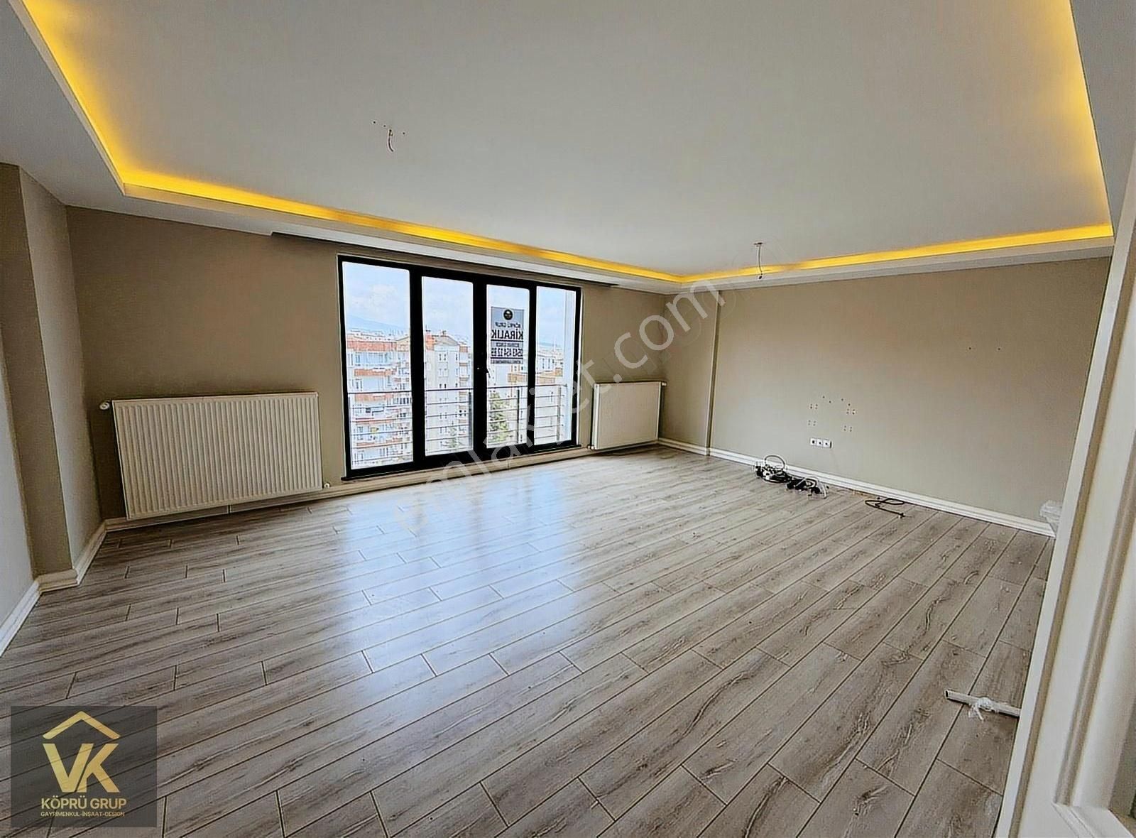 Köprü Grup'tan Kiralık Nişantaşı Caddesine Cephe 3+1 Daire