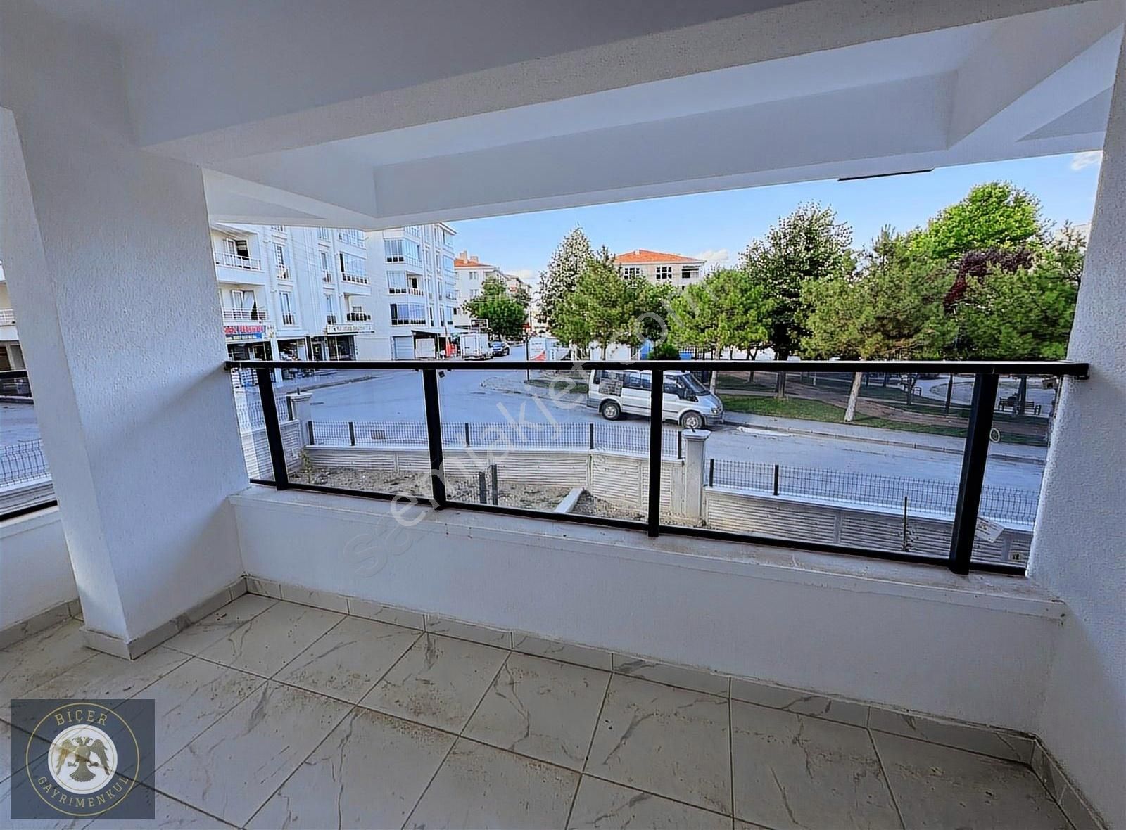 Yenikent Merkezde Park Cepheli 2+1 Yüksek Giriş Kiralık Daire