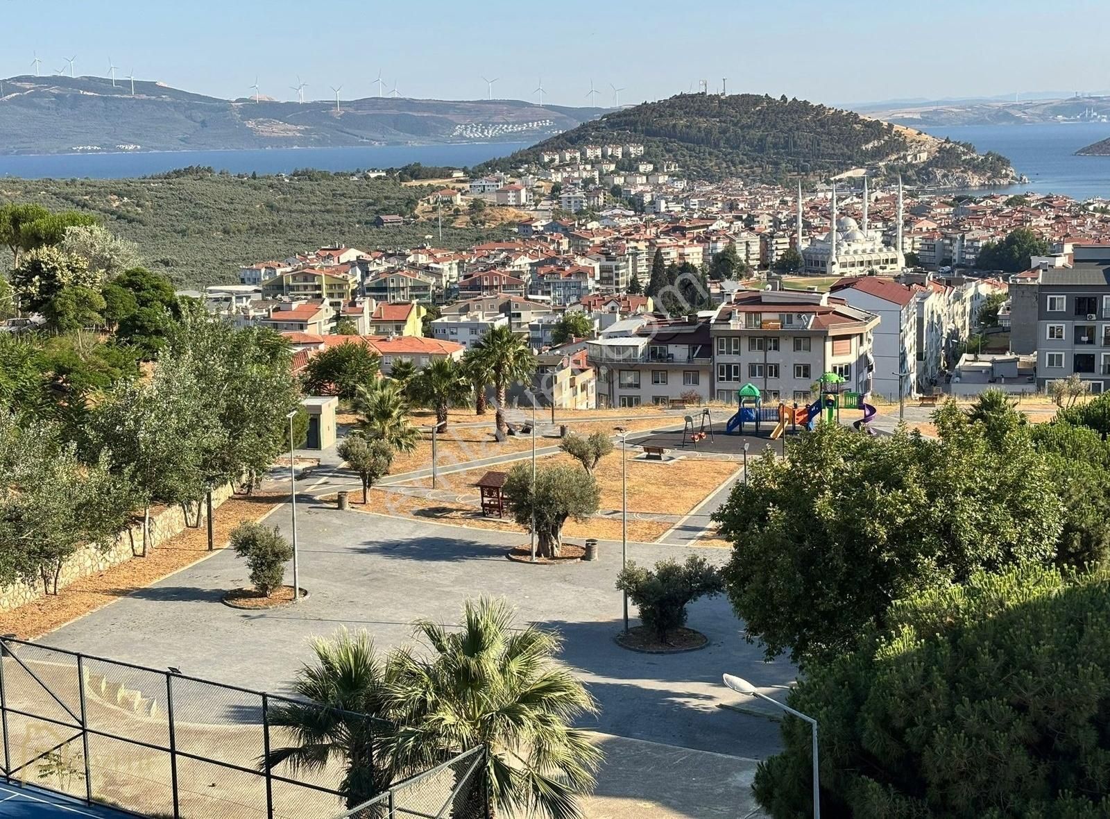 Alaattin Mahallesinde Deniz Manzaralı Satılık 2+1 Daire