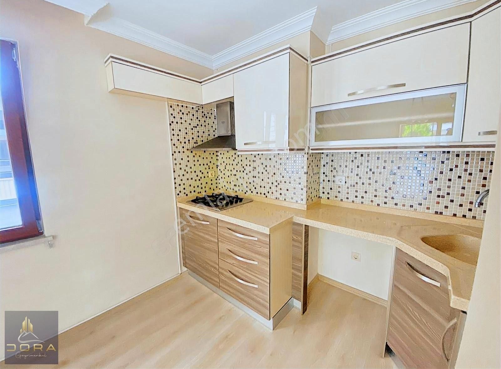 Dora Dan Satılık Altınkumda Cam Balkonlu Yüksek Giriş 1+1
