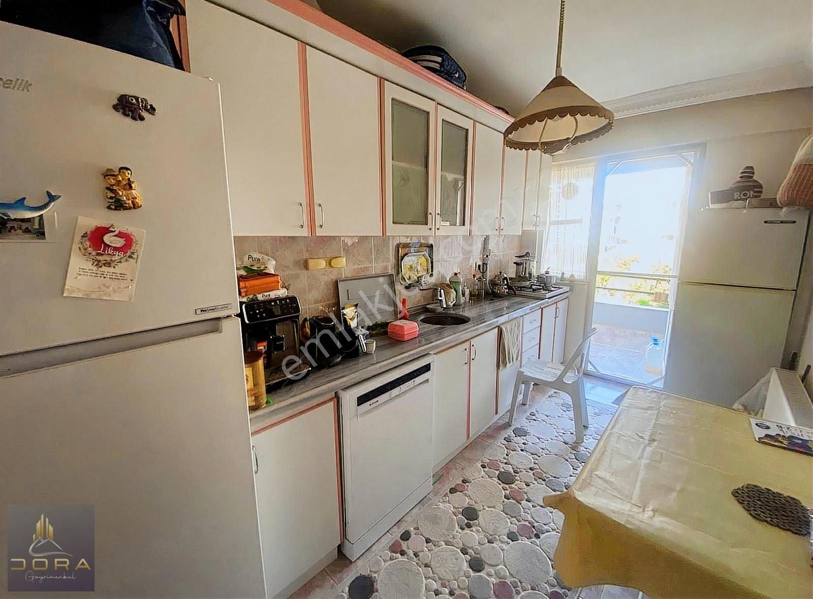 Dora Dan Satılık Altınkumda Denize 650mt Ara Kat 3+1 Daire