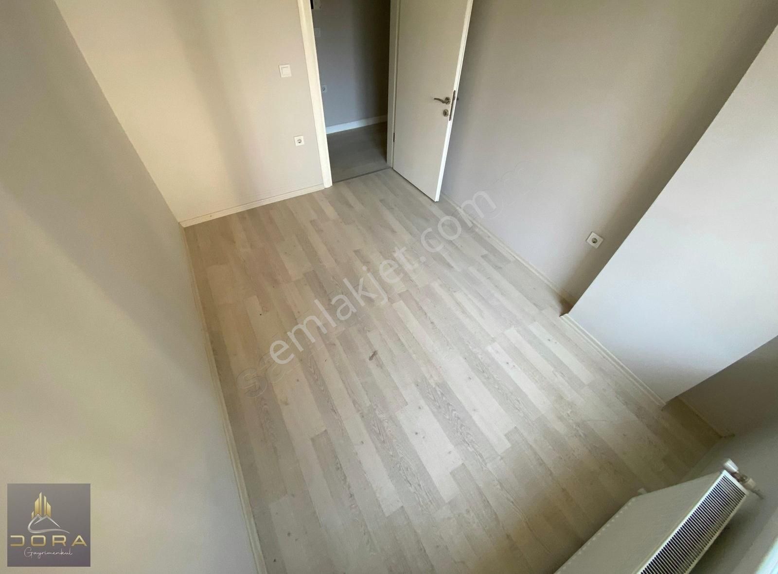 Dora Dan Satılık Altınkumda Site İçinde 3+1 Ayrı Mutfak Daire