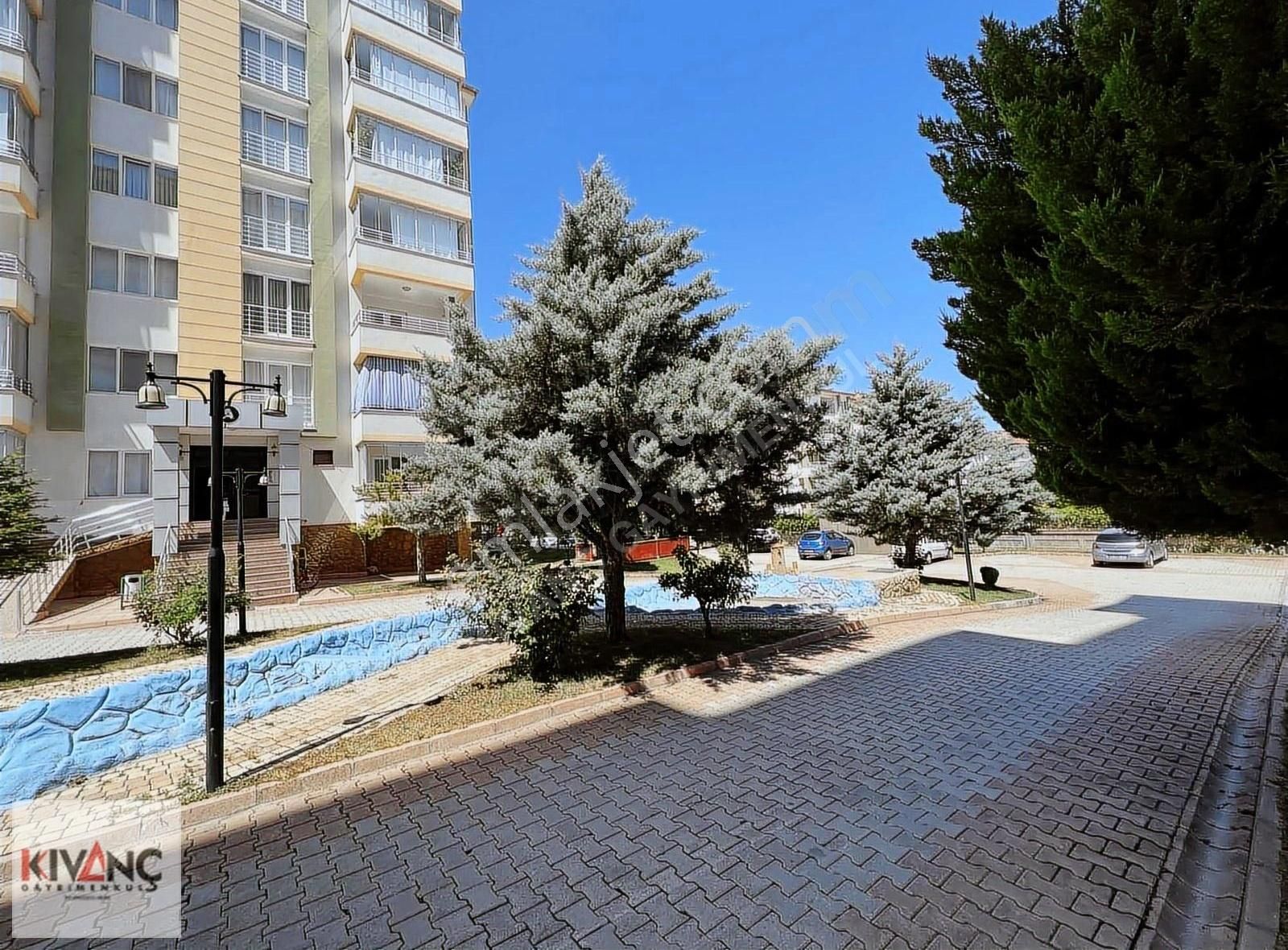 Kıvanç Gayrimenkul'den Kiralık Geniş 2+1 Daire