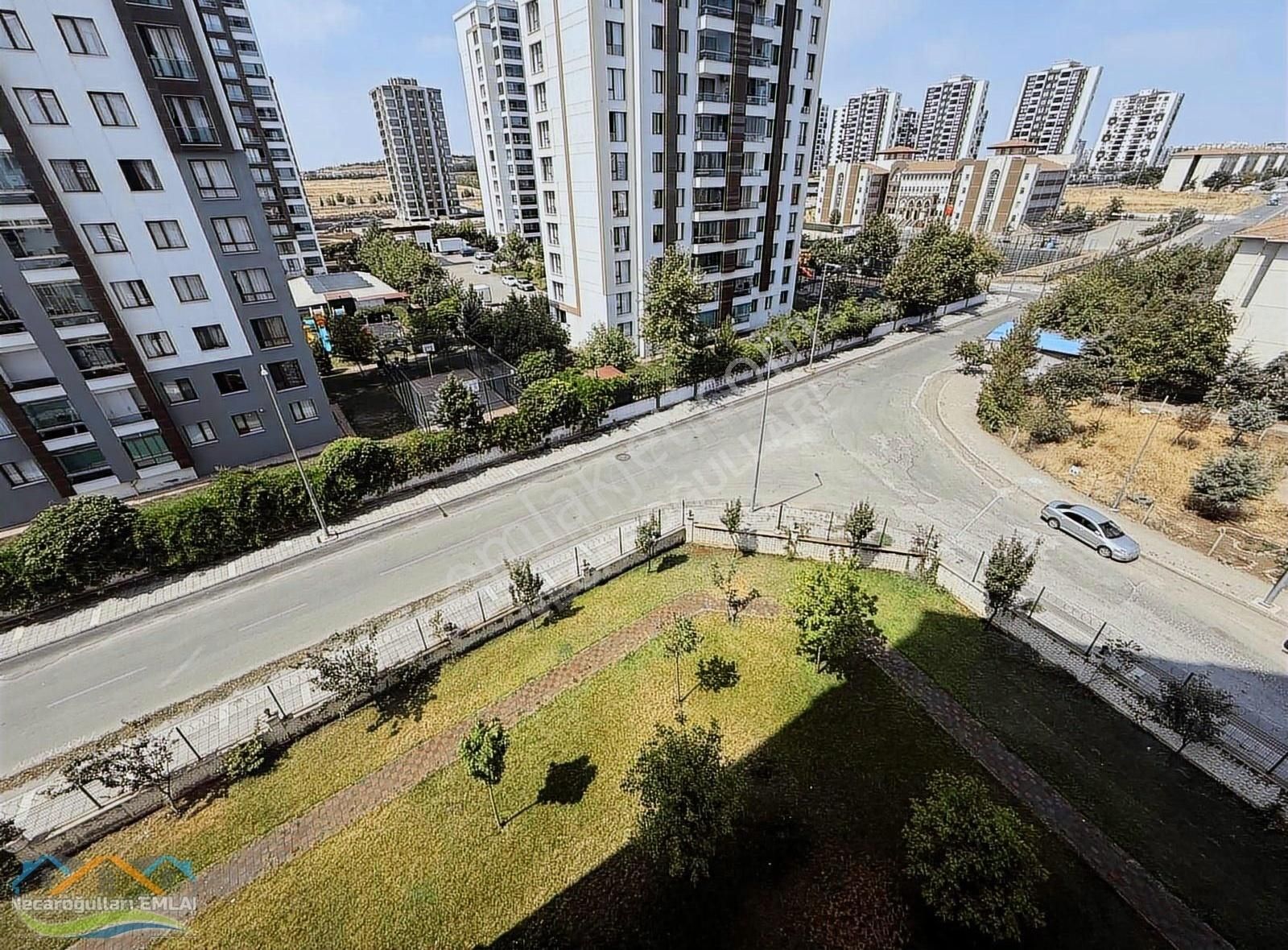 Necaroğullarından Winstown Avm Civarı Satılık 4+1 Daire